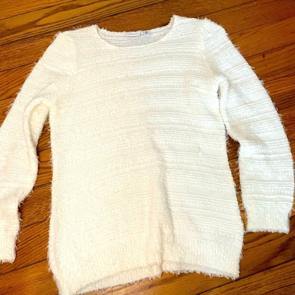 Fuzzy white sweater L